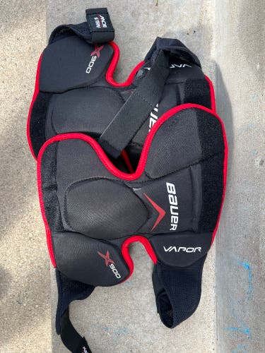 Bauer goalie knee pads