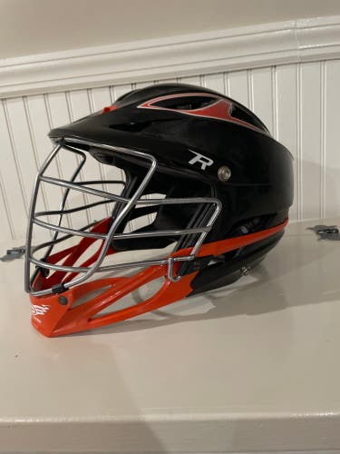 Player's Cascade R Helmet