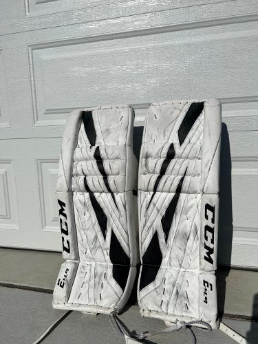 29" CCM Extreme Flex E4.9 Goalie Leg Pads