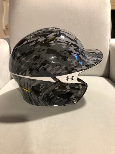New 6 1/2-7 1/2 Under Armour UABH2 Batting Helmet