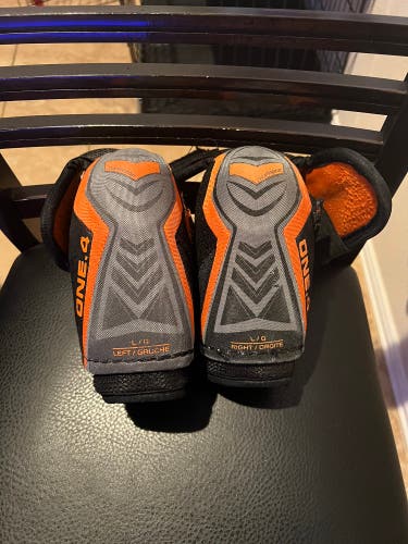 Used Large Bauer  Supreme One.4 Elbow Pads