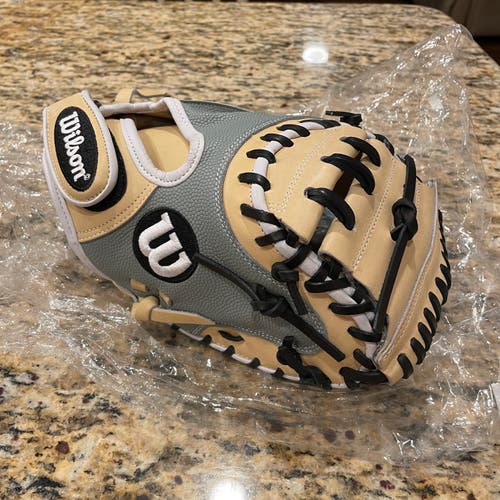 Brand New Wilson A2000 PF33 SuperSkin Catcher's Glove 33" WTA20RB19PFCM33