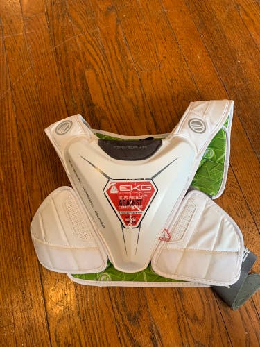 Umbc Lacrosse Team Issues Chest And Shoulder Pads Used Large Maverik M5 Shoulder Pads
