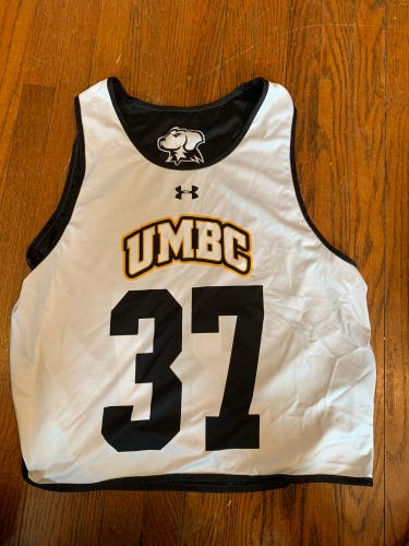 Umbc Lacrosse Team Issued Practice Jersey White Used XL Under Armour Jersey