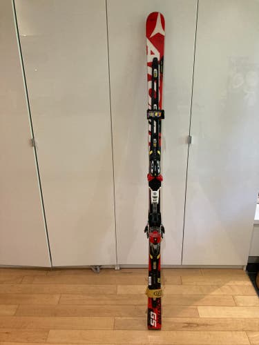 Used Women's Atomic Redster GS Skis With Bindings