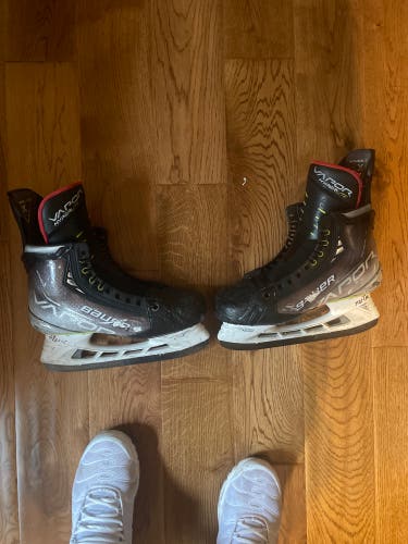 Used Bauer Regular Width Size 7 Vapor Hyperlite Hockey Skates