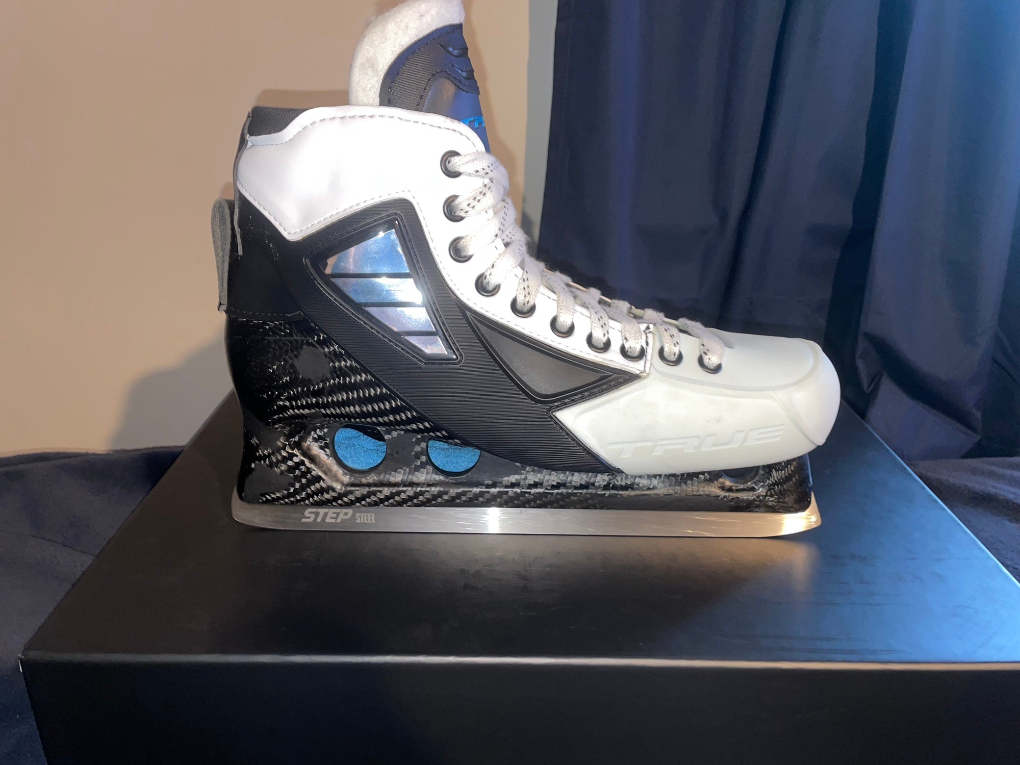 True Goalie Skates (One Piece) Full custom, one piece True Goalie skates ? main image 3
