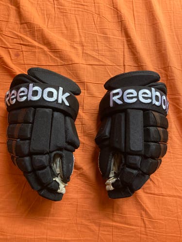 Pro Stock Black Reebok HG95 13” used hockey gloves