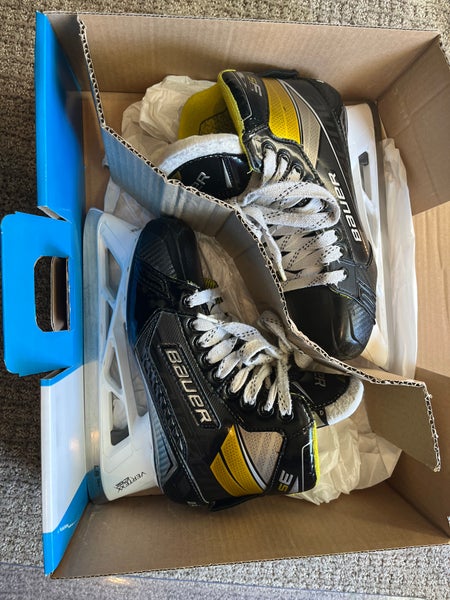 Used Bauer Regular Width Size 6 Supreme 3s Hockey Goalie Skates
