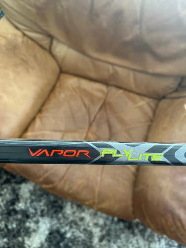 Senior Right Handed P92  Vapor FlyLite Hockey Stick