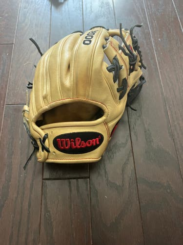 Wilson Infield A2000 1786 Baseball Glove 11.5" RHT
