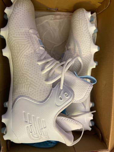 White Men's Molded Cleats Mid Top Freeze