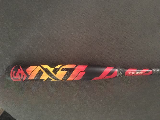 2022 Louisville Lxt fast pitch softball bat
