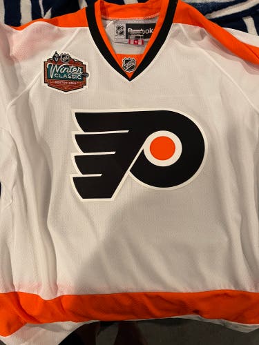 Flyers Pronger Winter Classic 2010 White Used Large Reebok Jersey