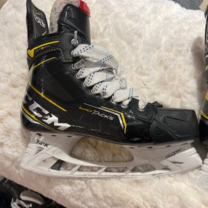 Senior CCM Size 6.5 Super Tacks AS3 Hockey Skates