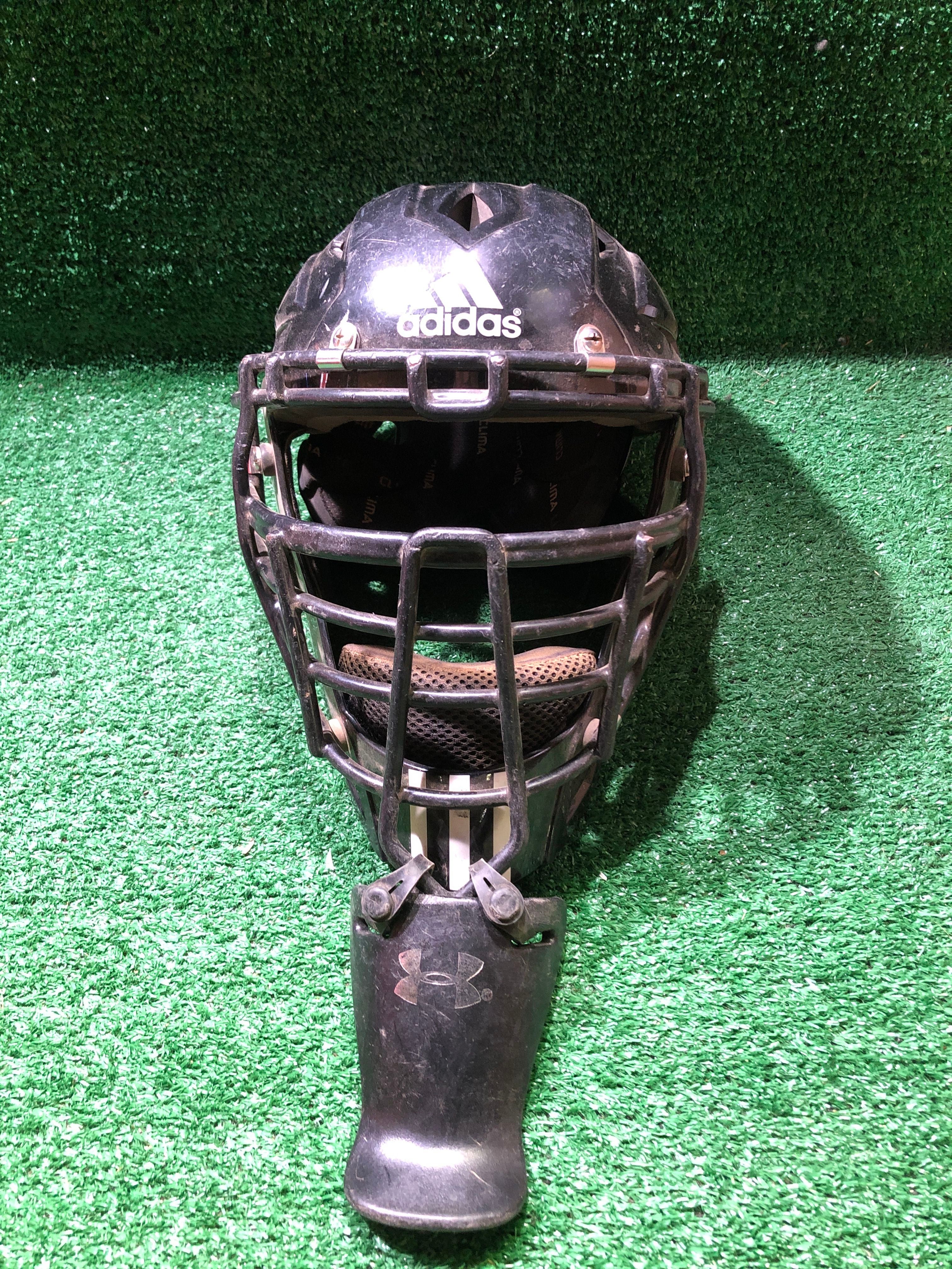 Wilson WTA558000SM 6 To 7 Hockey Style Catcher's Helmet