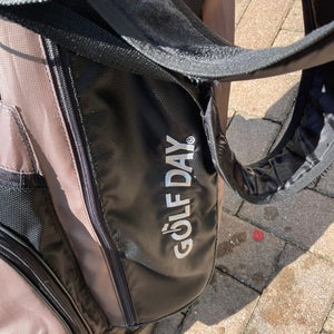 Golf stand bag with shoulder Strap