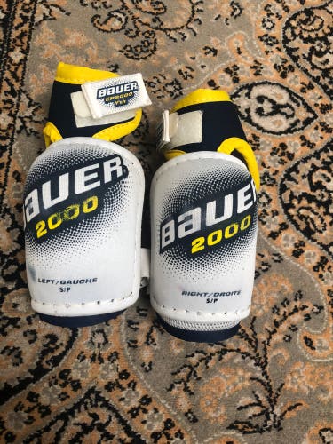 Used Youth Small Bauer EP 2000 Elbow Pads