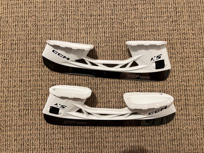 New CCM XS 255 Holders with STEP Blacksteel