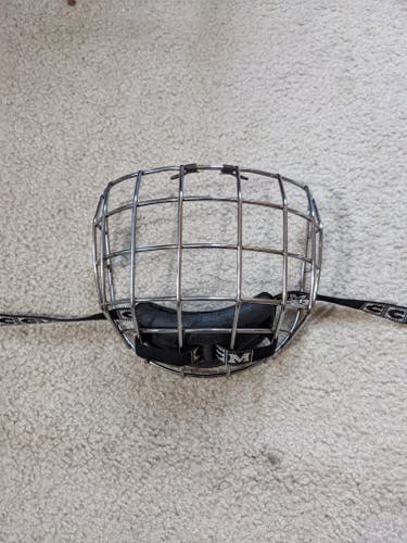 Chrome CCM FM10 Cage, Size Junior