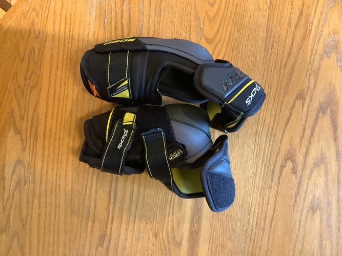 Used Medium CCM Super Tacks Elbow Pads