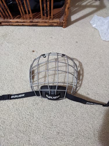Used Bauer True Vision Full Cage, Junior