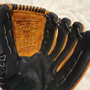 Louisville Slugger Right Hand Throw KHB1300 Softball/Baseball Glove 13" Game Ready. NICE Glove