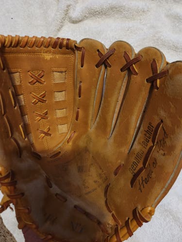 Regent Right Hand Throw Softball Glove 13.5"