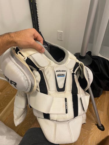 Senior Large Bauer Pro Stock Pro Shoulder Pads