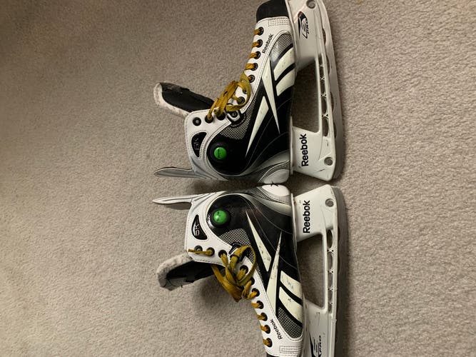 White Reebok 6K Pump Skates Size 7.5E