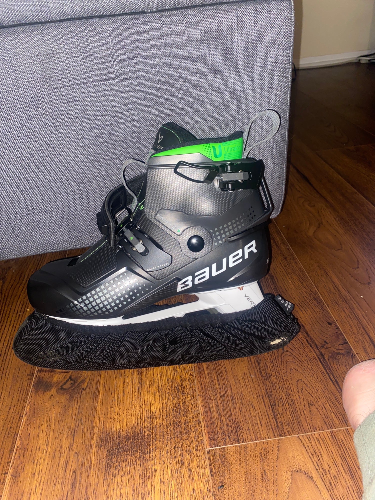 bauer goalie skates konekt
