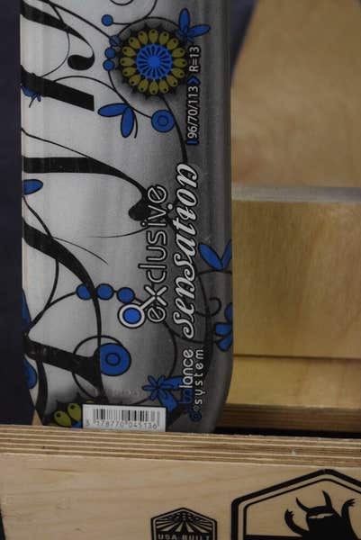 DYNASTAR EXCLUSIVE SENSATION SKIS SIZE 153 CM WITH DYNASTAR