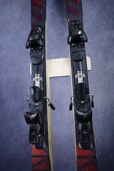 ATOMIC NOMAD SMOKE SKIS SIZE 178 CM WITH ATOMIC BINDINGS