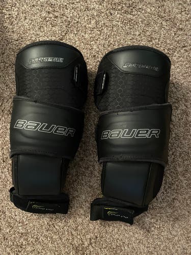 Bauer Adult Kneel guards