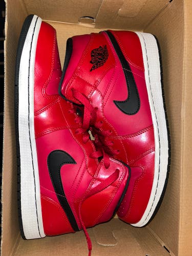 Jordan 1 Mid Mens 11.5