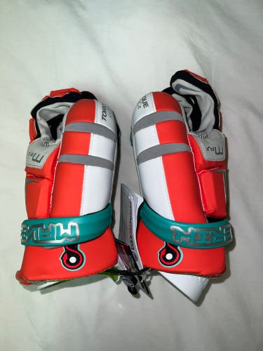 Maverik Max Goalie Glove