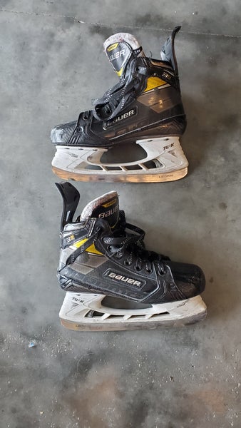 Junior Used Bauer Supreme 3S Pro Hockey Skates Size 4.5