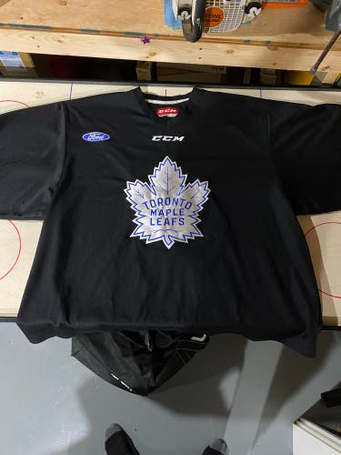 Maple Leafs goalie cut practise jersey
