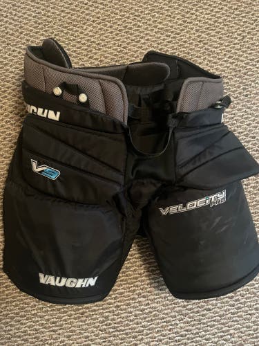Used Small Vaughn V9 Goalie Pants