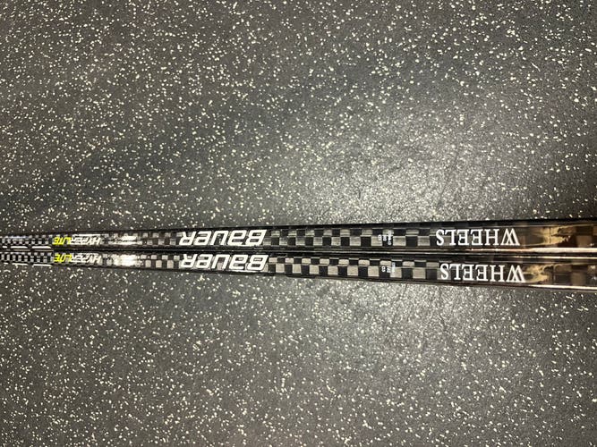 Senior Right Handed P92 Pro Stock Vapor Hyperlite Hockey Stick