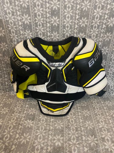 Senior Small Bauer  Supreme Ignite Pro Shoulder Pads