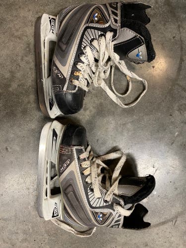 Used CCM Regular Width Size 2 Vector 03 Hockey Skates