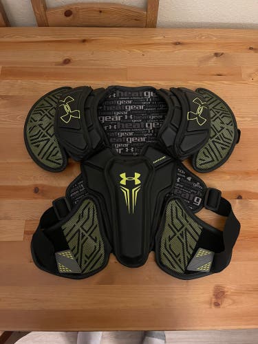 ***Flash Sale*** Used-Like New Under Armour Command Pro Box Shoulder Pads
