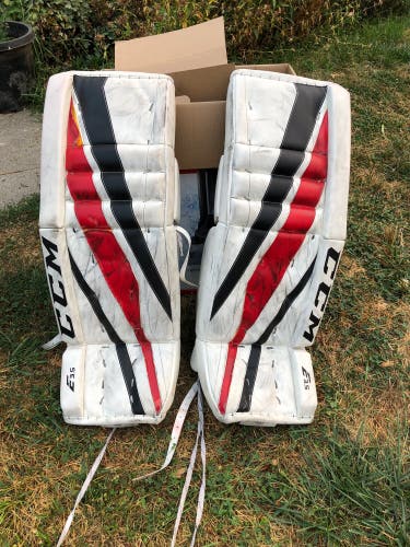 33" CCM  Extreme Flex E3.5 Goalie Leg Pads