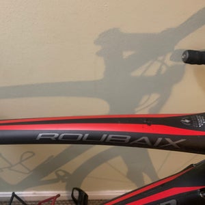 Used 2014 Specialized Roubaix Road Bike 58cm