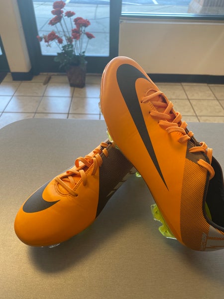 Orange Men's Size 7.5 (Women's 8.5) Nike Mercurial Vapor Cleats