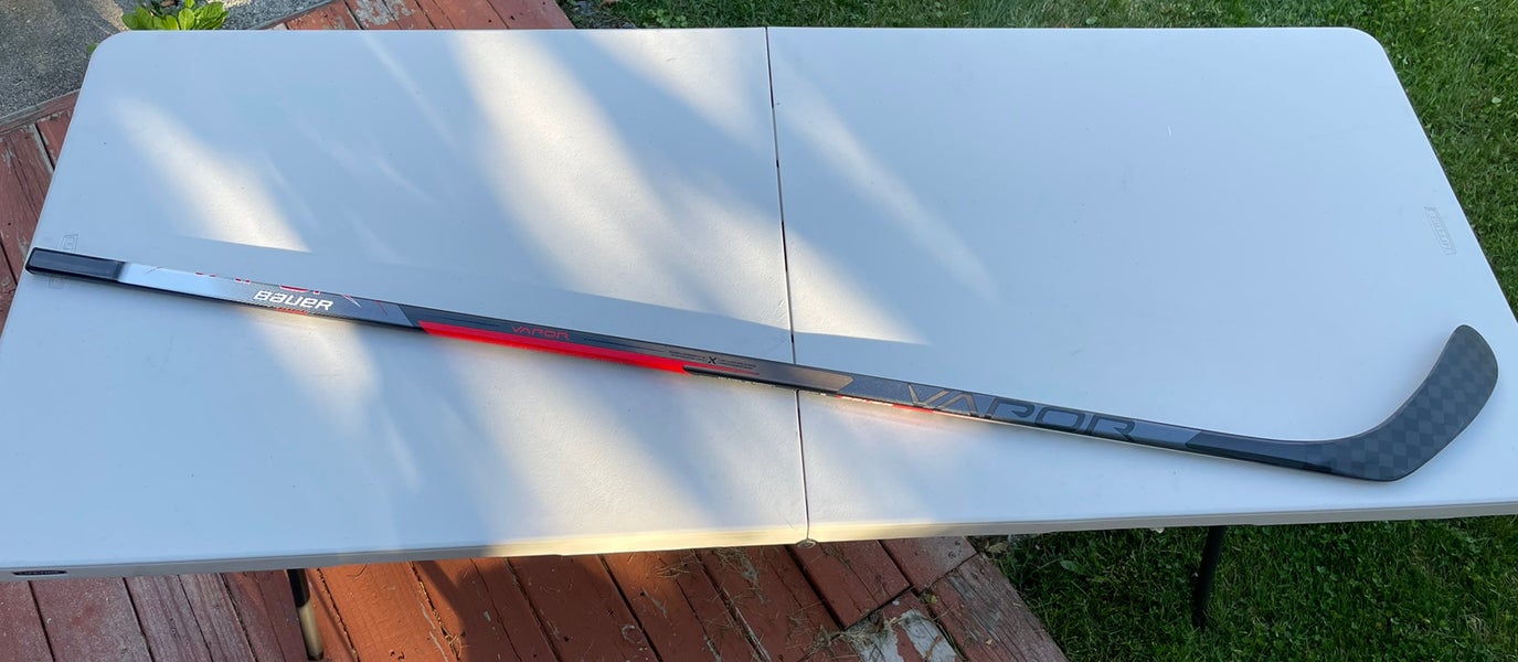 Bauer Senior Right Handed P28 Vapor 3X Hockey Stick
