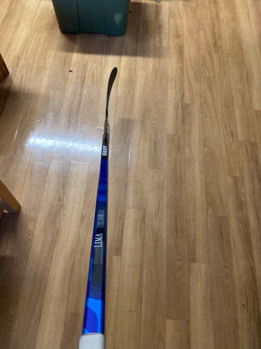 Senior Left Hand P28 Pro Stock Supreme UltraSonic Hockey Stick