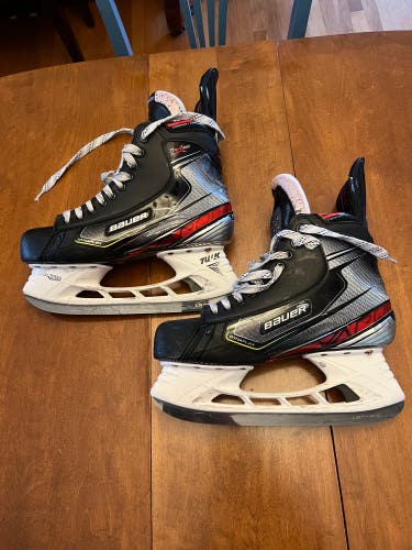 Used Bauer Regular Width Pro Stock Size 9 1/4 D Vapor 2X Pro Hockey Skates