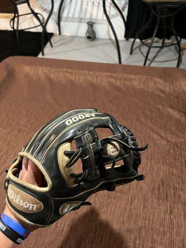 Used Infield 11.5" A2000 Baseball Glove